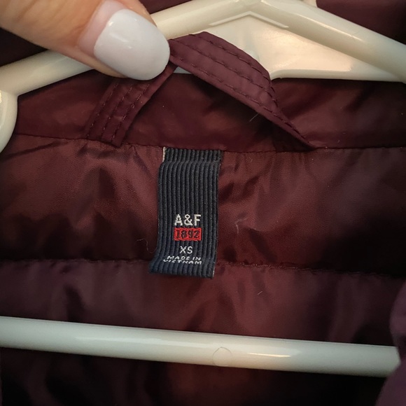 Abercrombie and Fitch Maroon Puffer - Picture 3 of 3